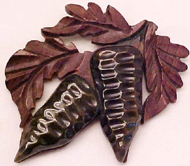 BP189 bakelite & wood corn pin